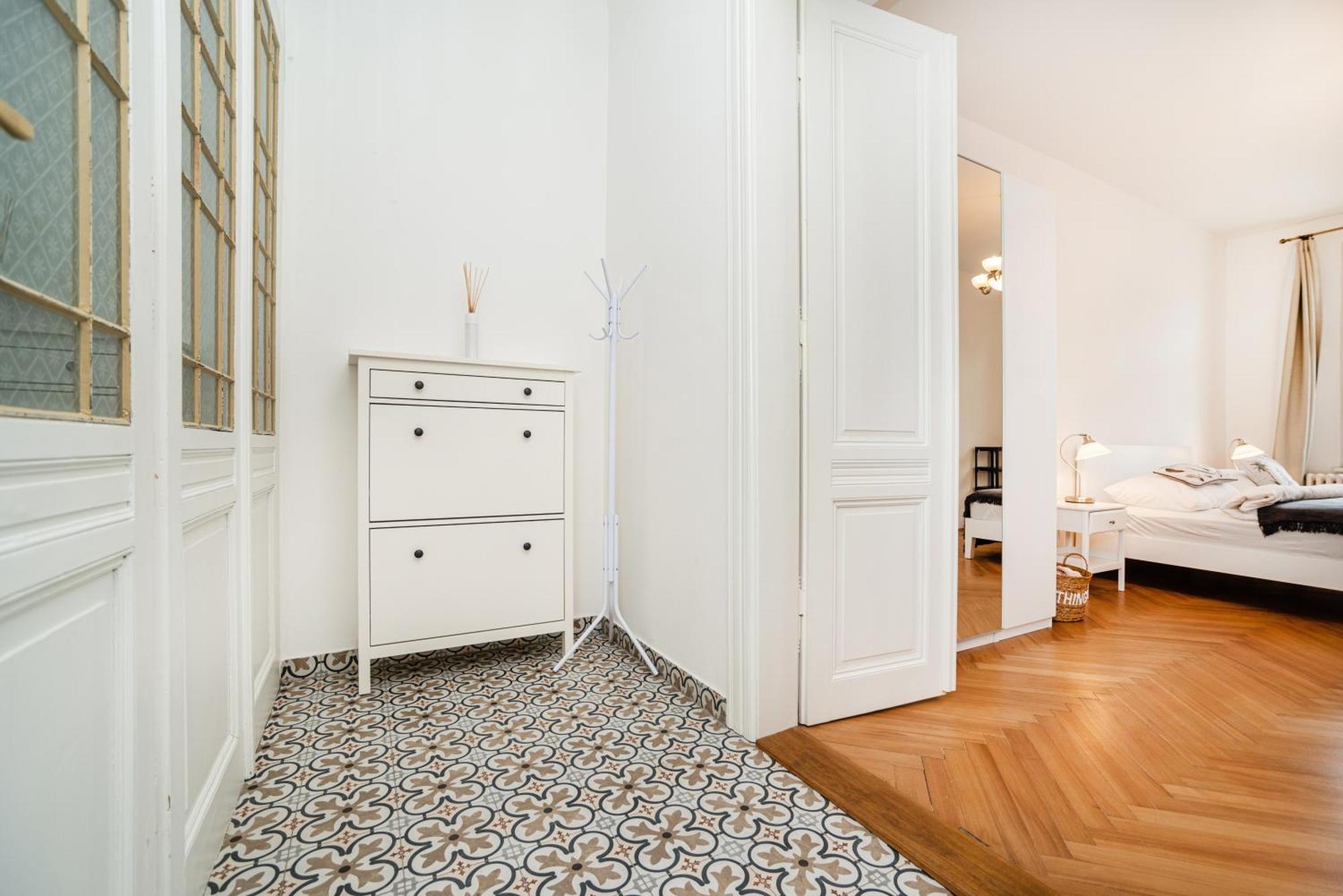 Quiet Apartment In The Old Town Прага Экстерьер фото