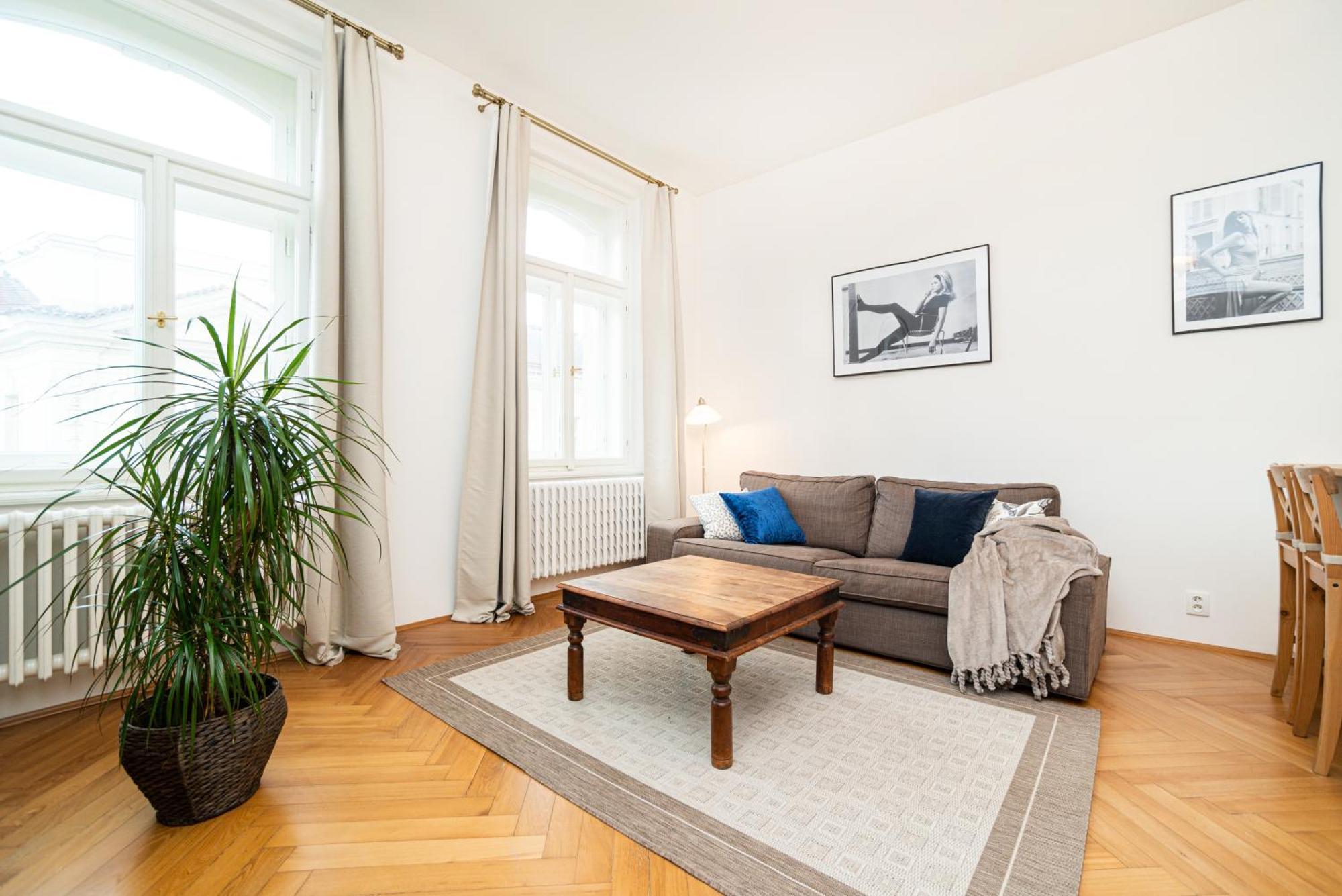 Quiet Apartment In The Old Town Прага Экстерьер фото