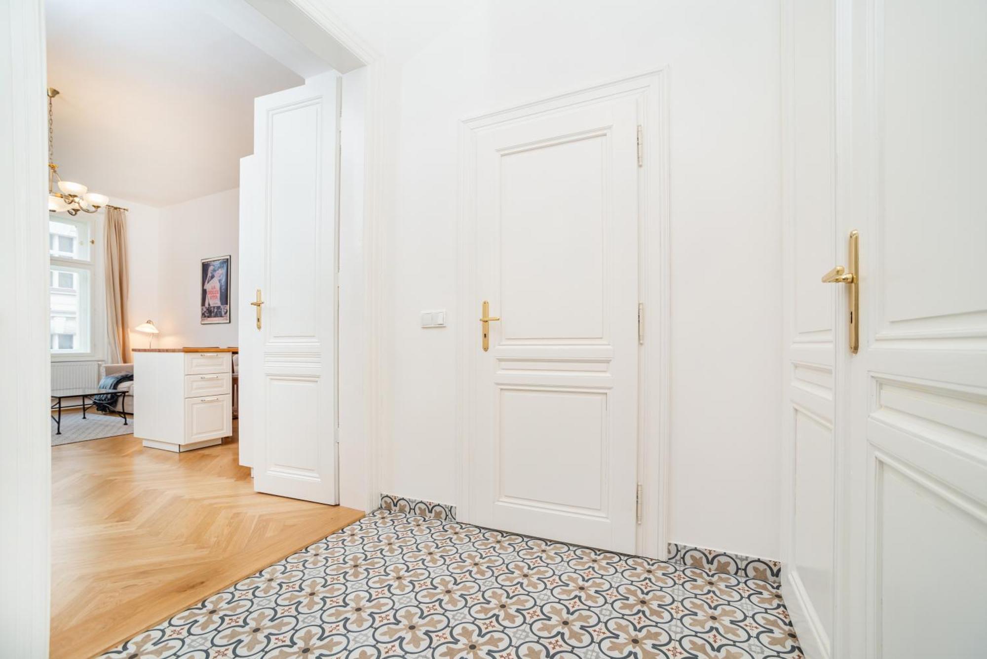 Quiet Apartment In The Old Town Прага Экстерьер фото