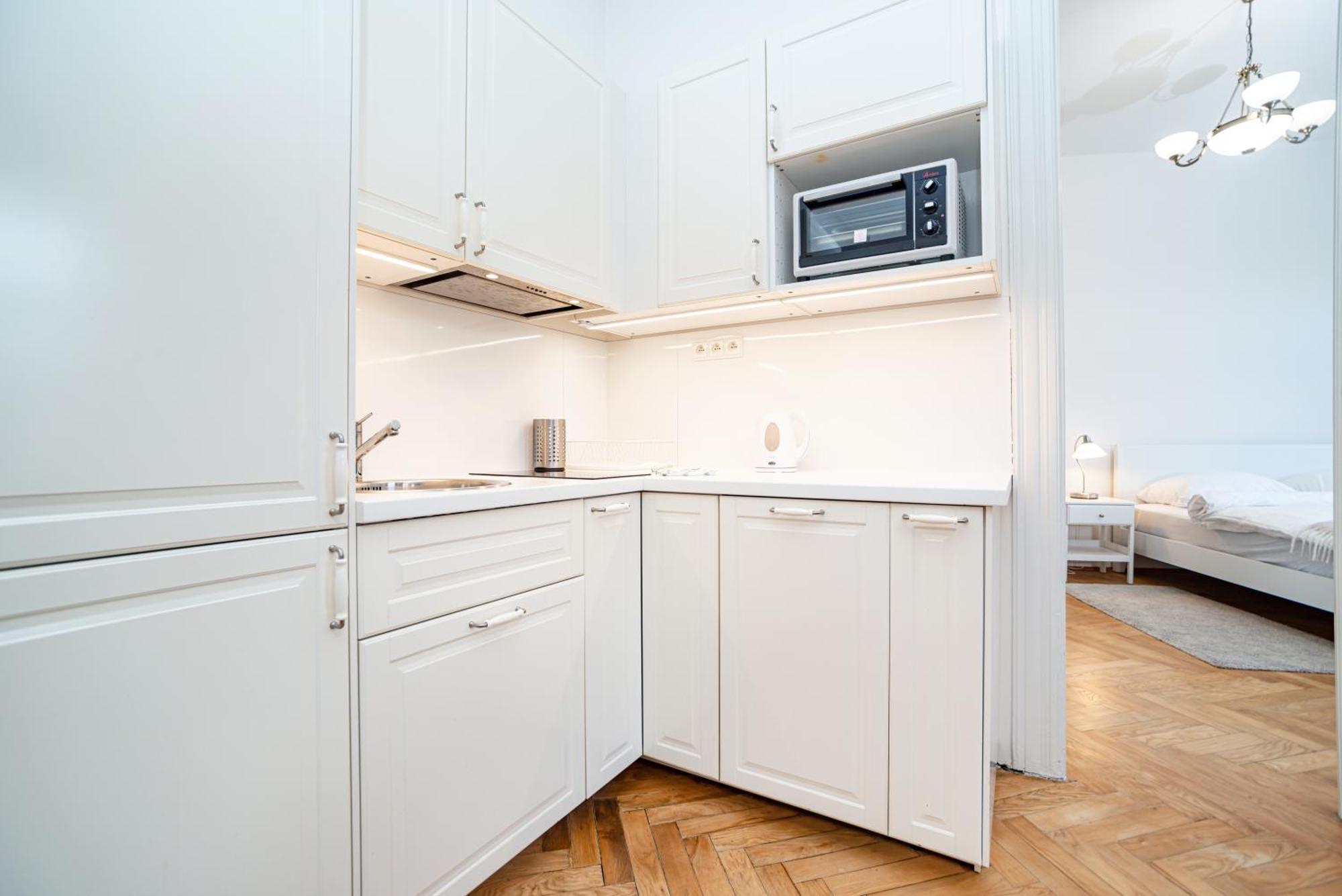 Quiet Apartment In The Old Town Прага Экстерьер фото