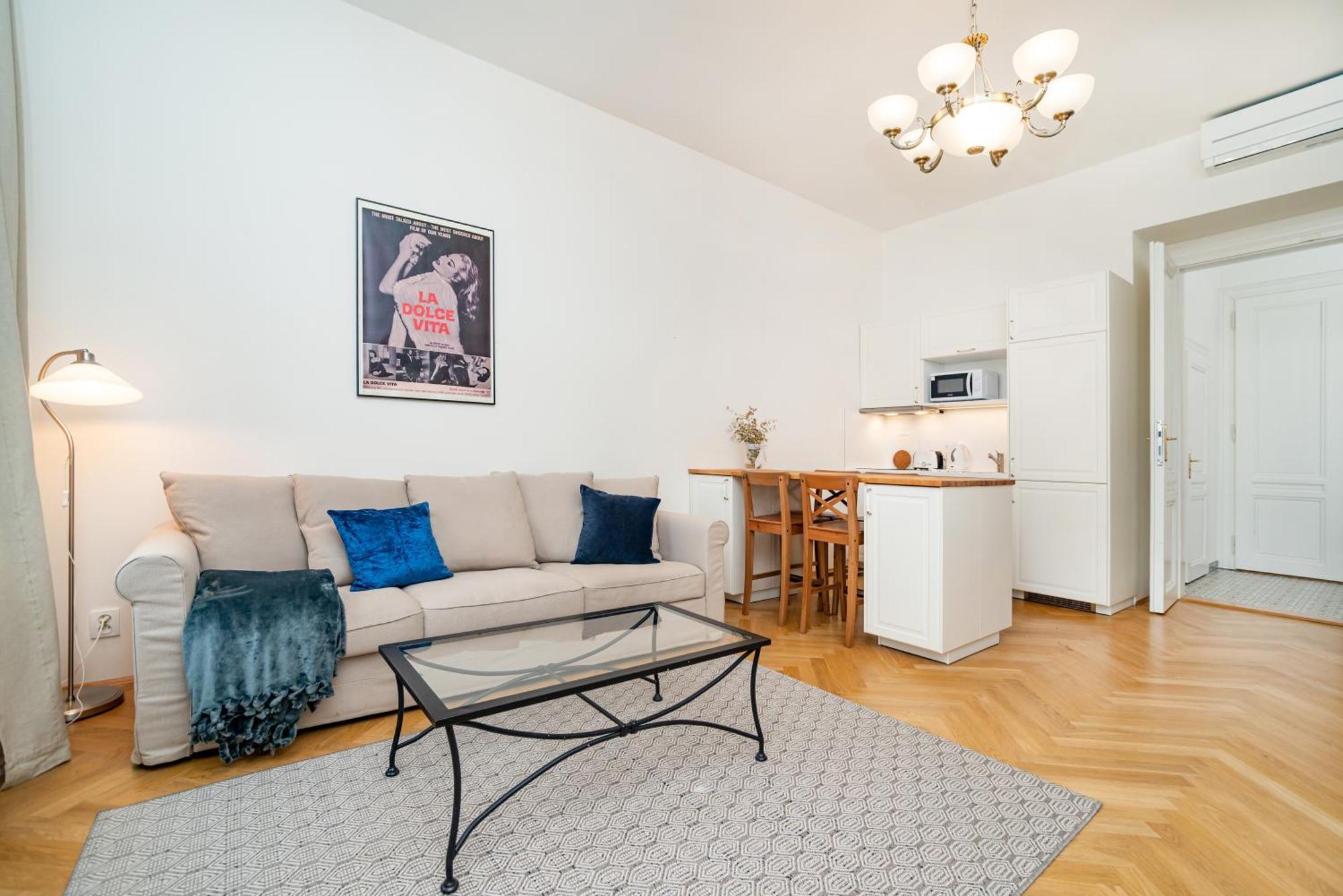 Quiet Apartment In The Old Town Прага Экстерьер фото